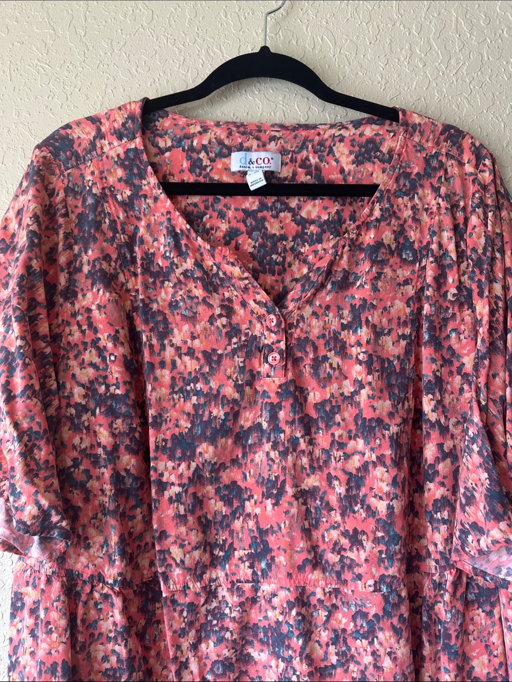 Multicolored Abstract Print Top - Picture 2 of 11